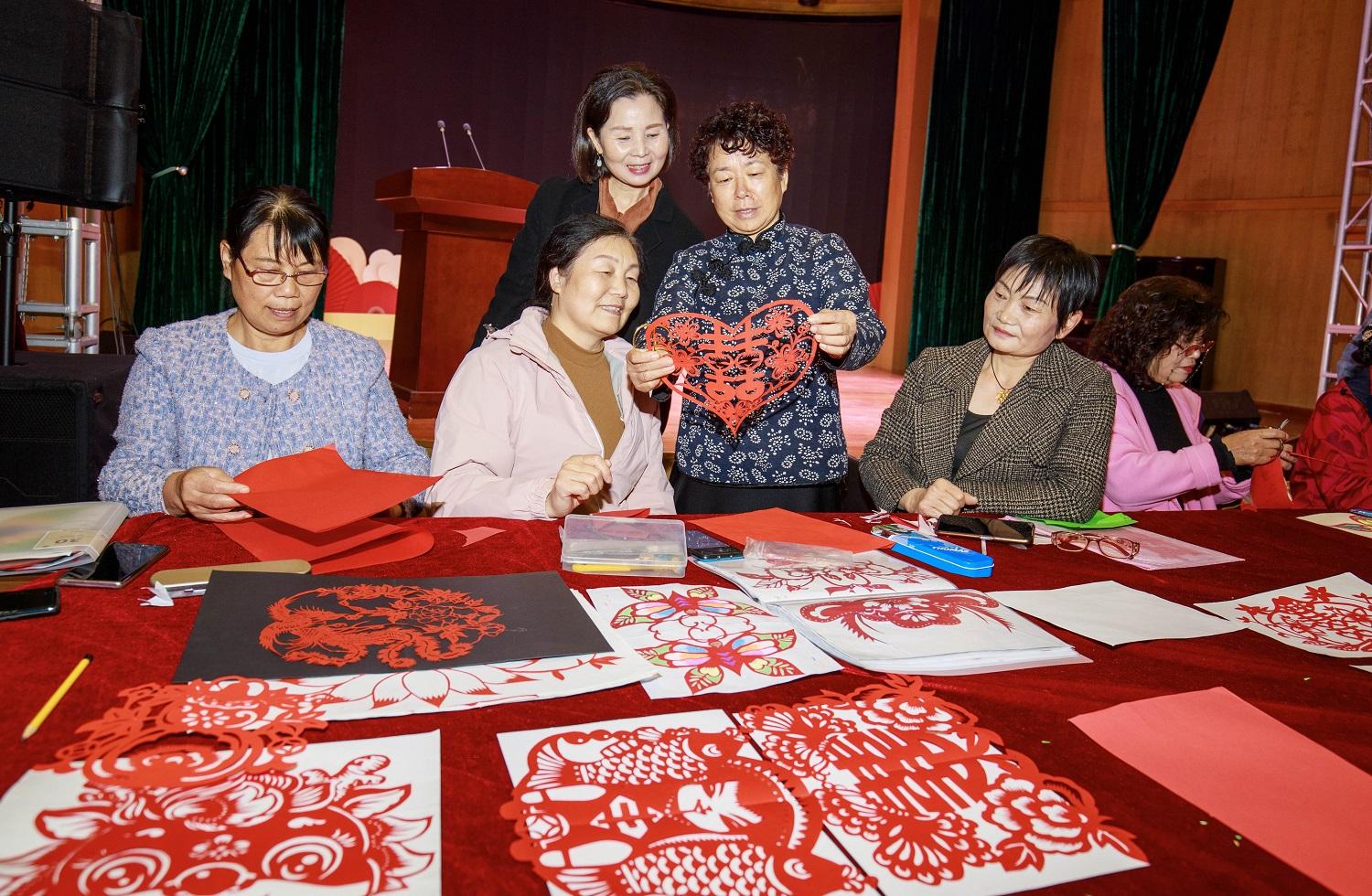 常桂莲图片(分离图)1360137(2515754)-20241025092128.jpg