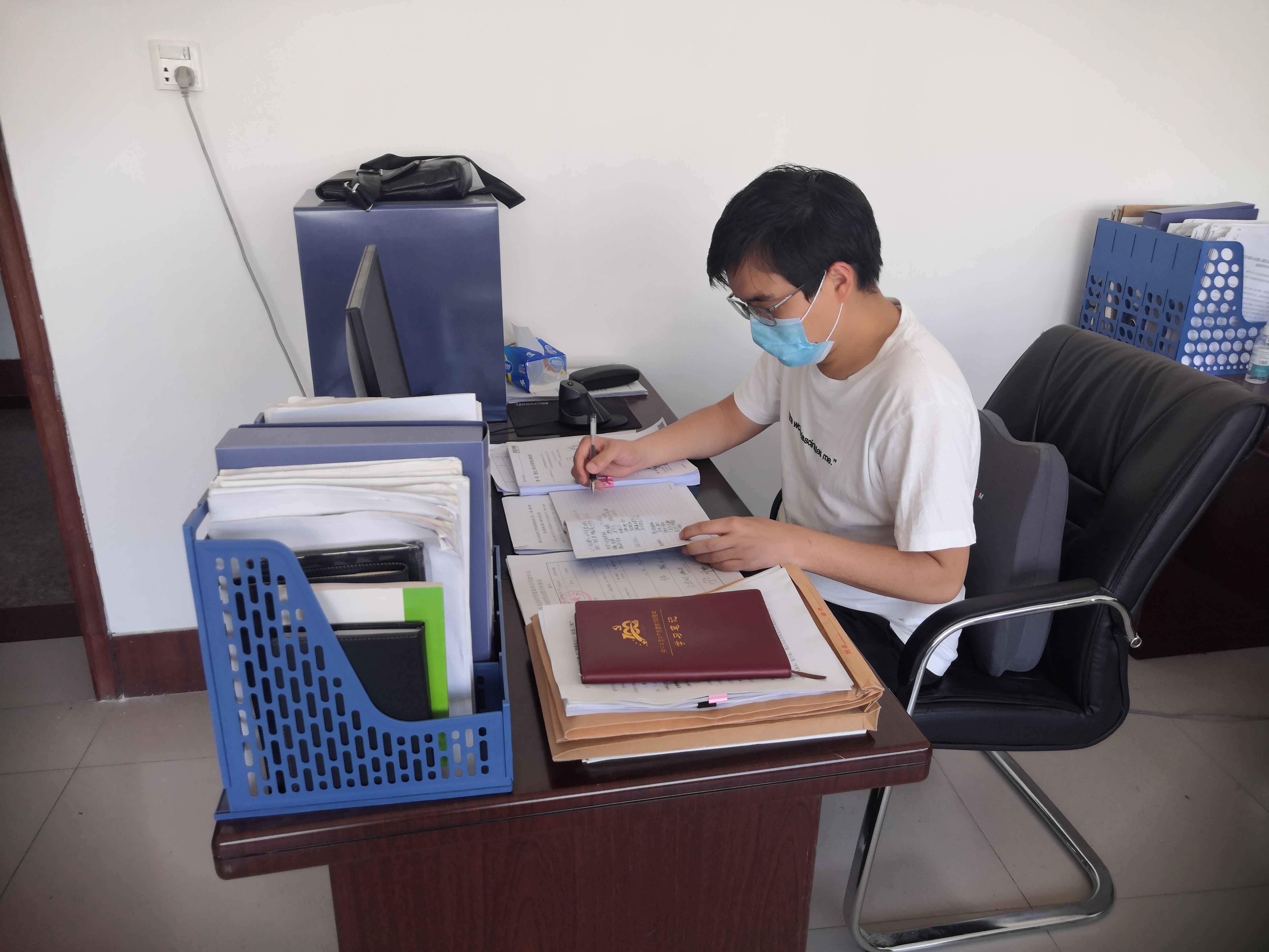 李坦.jpg